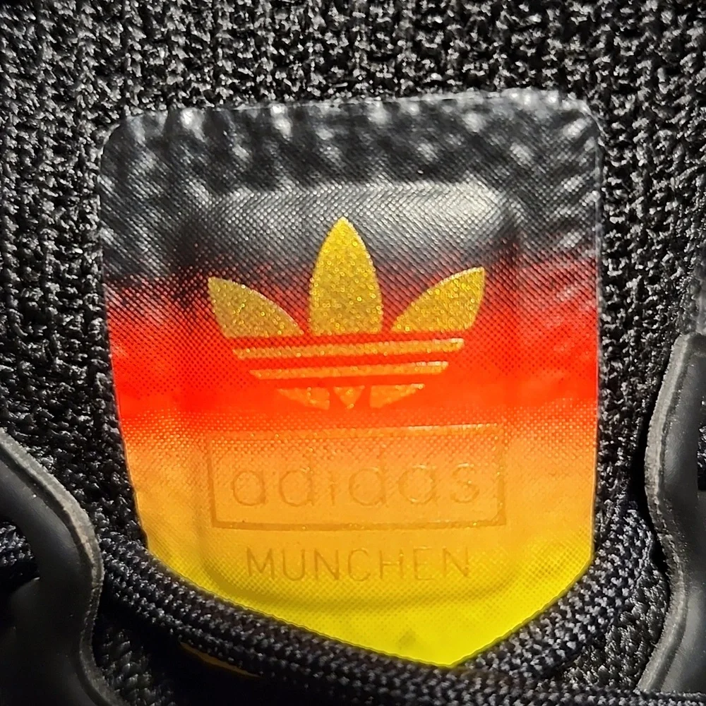 Adidas - Picture 7 of 9